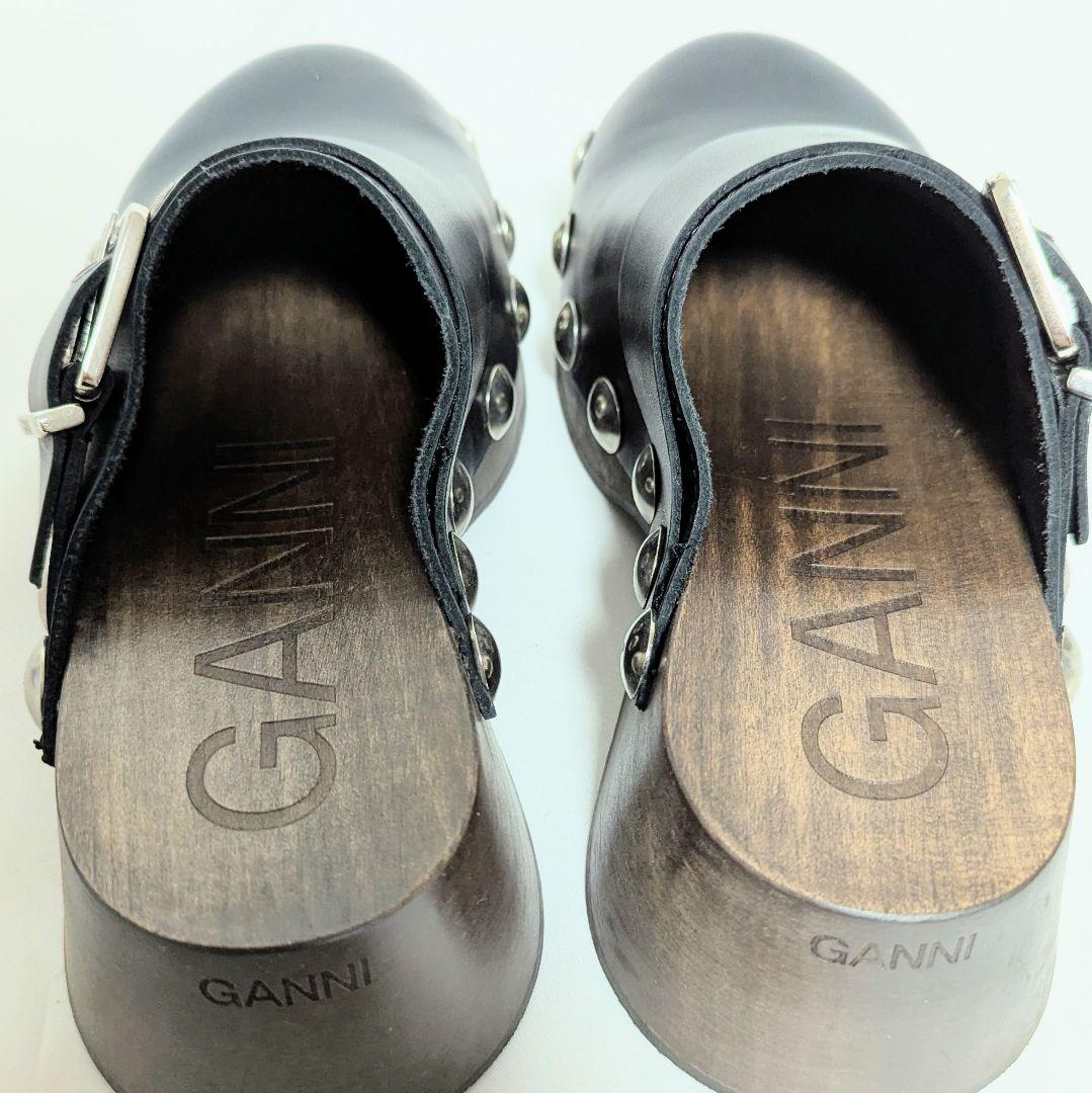 美品◎GANNI ブラックレザークロッグサンダル スタッズ レザー