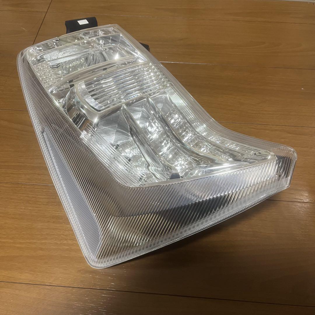 30プリウス 前期 ZVW30 クリアテール　STANLEY テールランプ