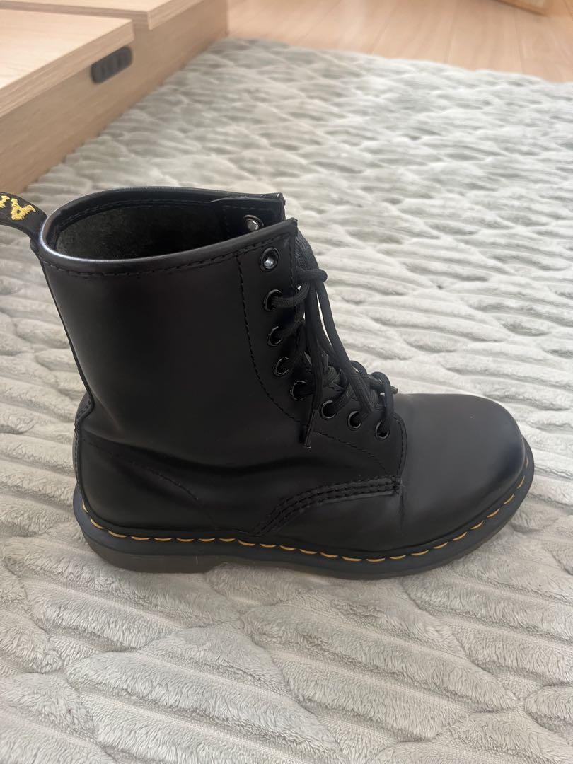 Dr. Martens ブラックレースアップブーツ