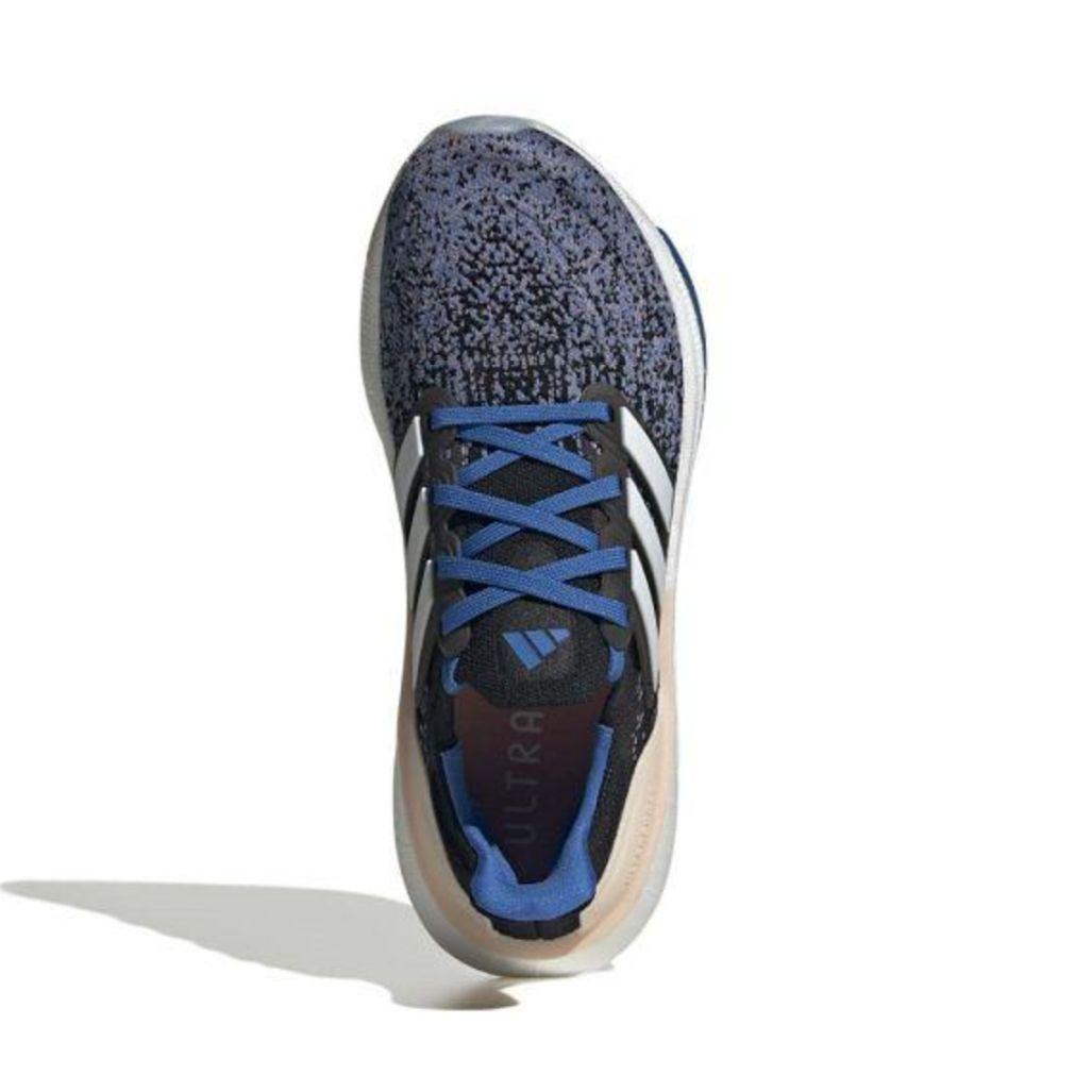 ☆新品☆アディダス ULTRABOOST LIGHT 23.5