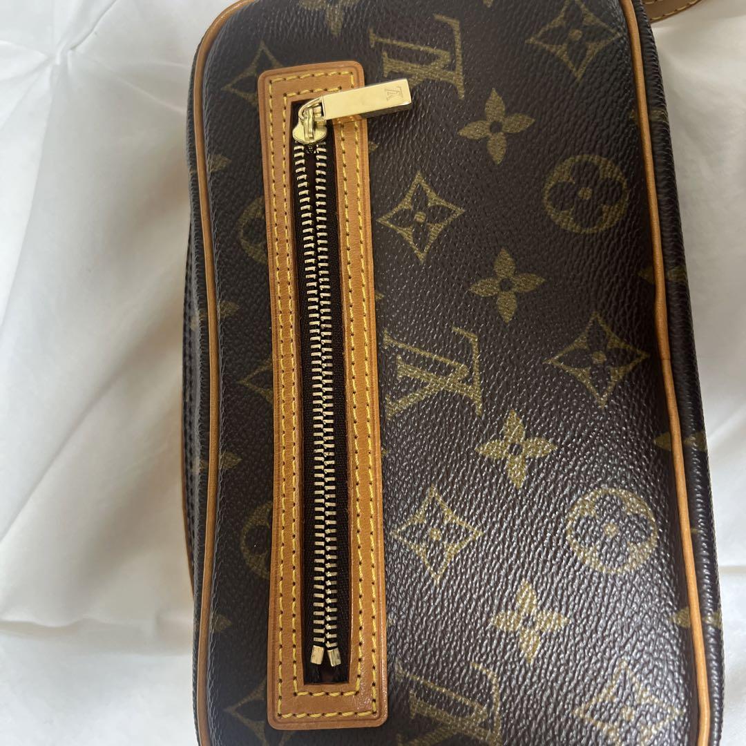 LOUIS VUITTON ルイヴィトン ポシェットシテ モノグラム