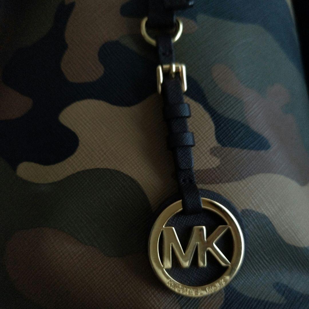 低価格の MICHAEL 希少 KORS マイケル 美品 ハンド トートバッグ 迷彩 バッグ