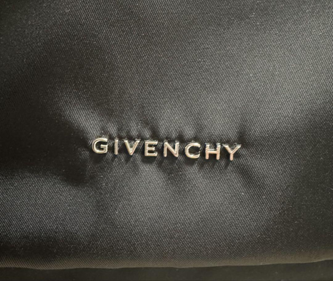 GIVENCHY エッセンシャル U バックパック 【正規品】