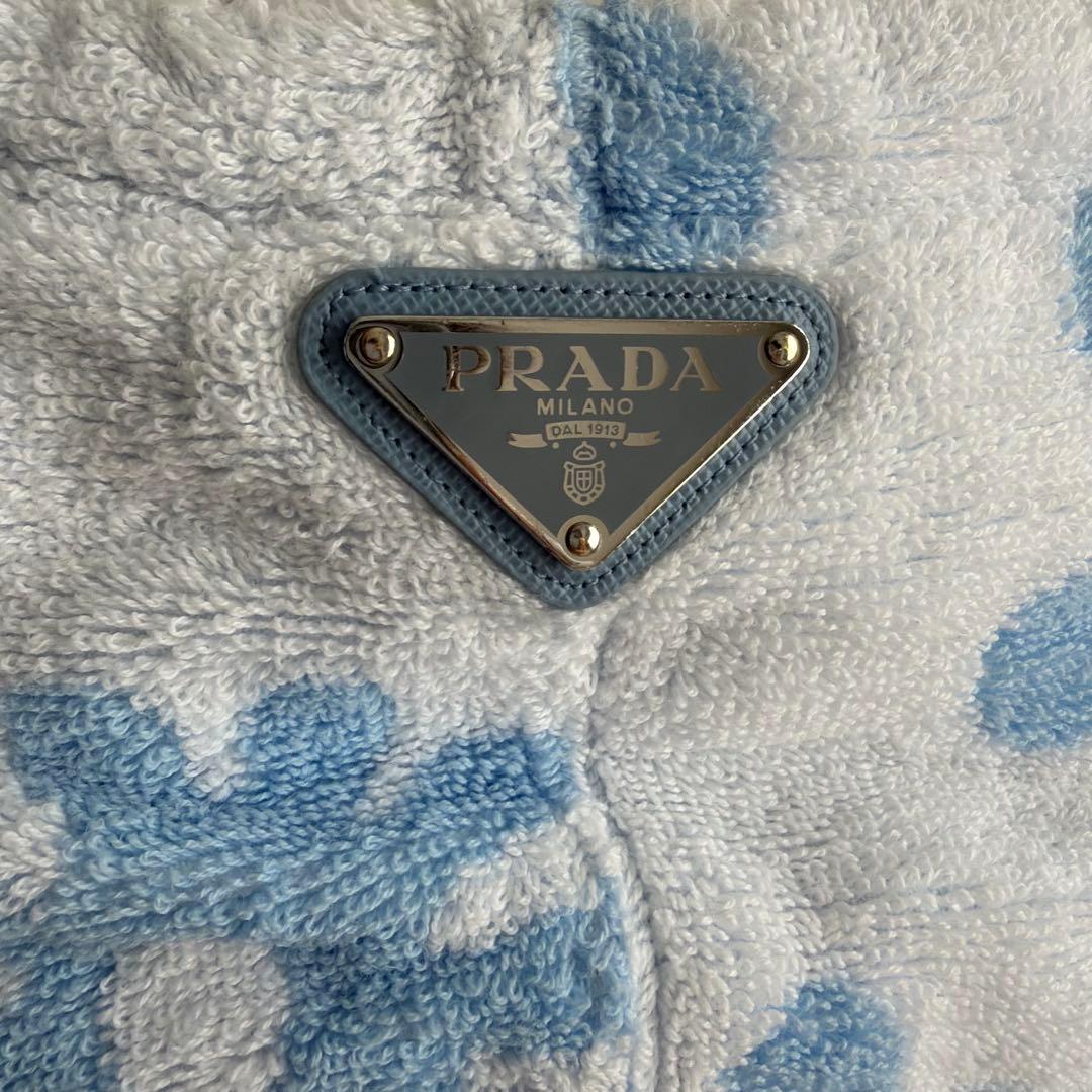 PRADA 三角プレート ロゴ入り パイル生地パーカー総柄 花柄 オーバーサイズ PRADA 三角プレート ロゴ入り パイル生地パーカー総柄 花柄 オーバーサイズ