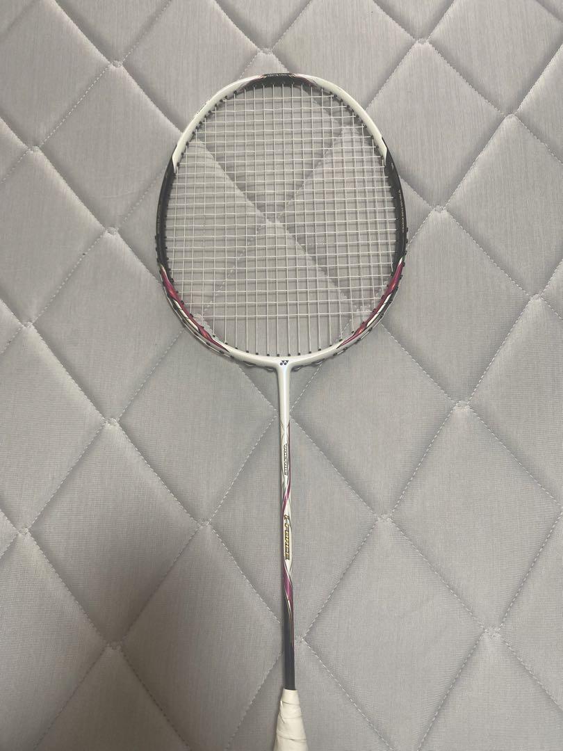 バドミントンラケット YONEX ボルトリックアイフォース