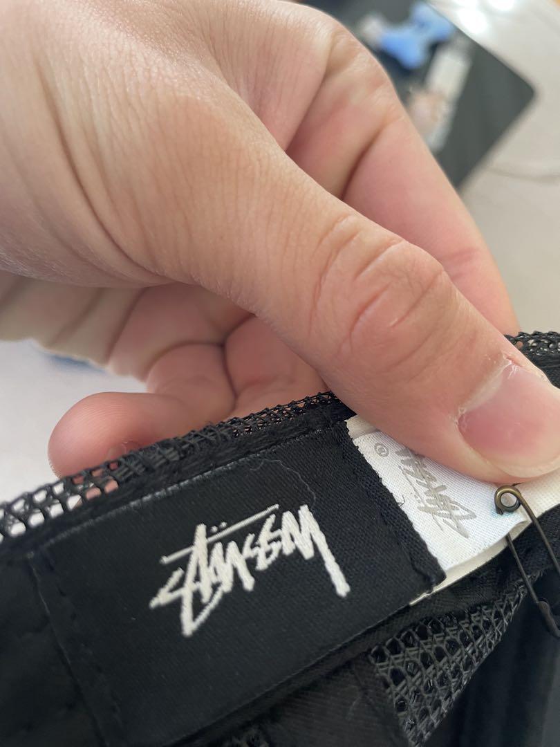 Stussy トラッカーキャップ ホワイト/ブラック Stussy トラッカーキャップ ホワイト/ブラック