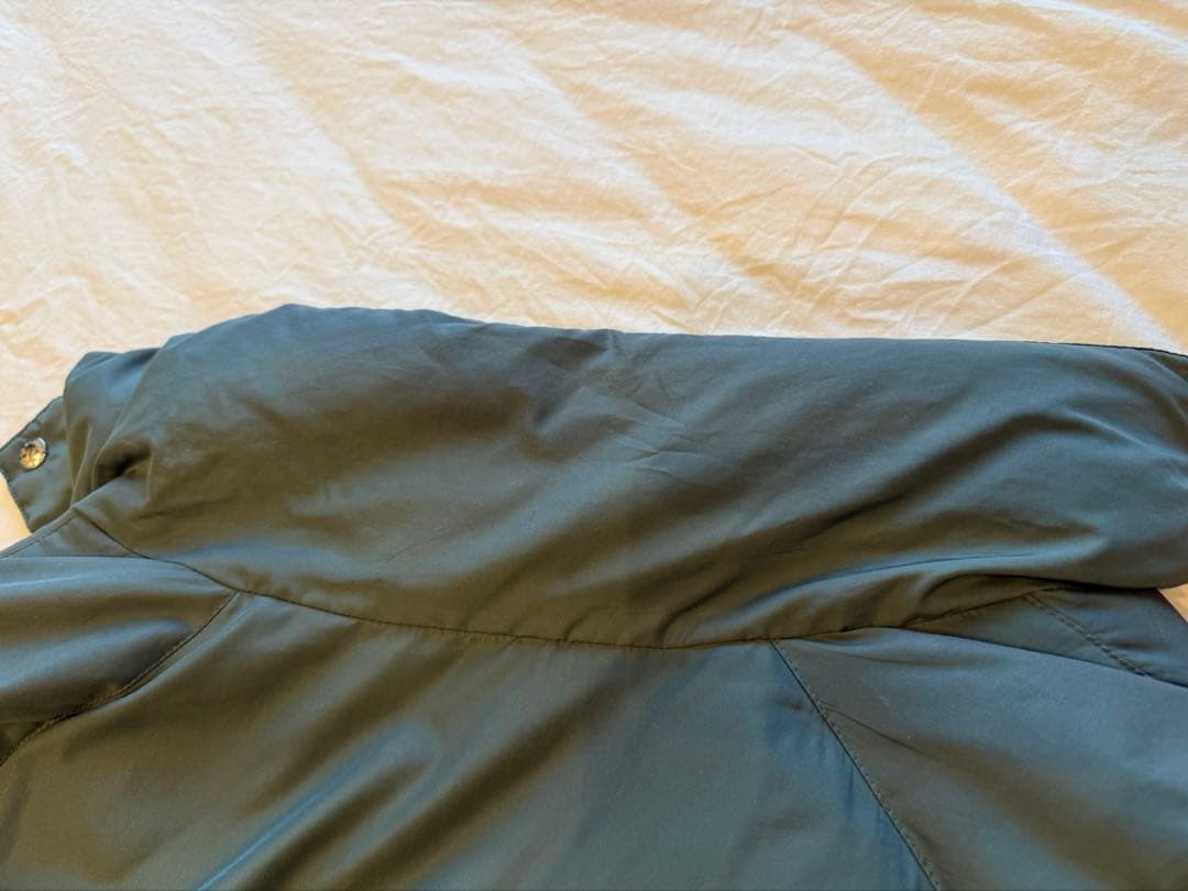 メゾンキツネ ダウンジャケット カーキ ワンポイント メゾンキツネ ダウンジャケット カーキ ワンポイント