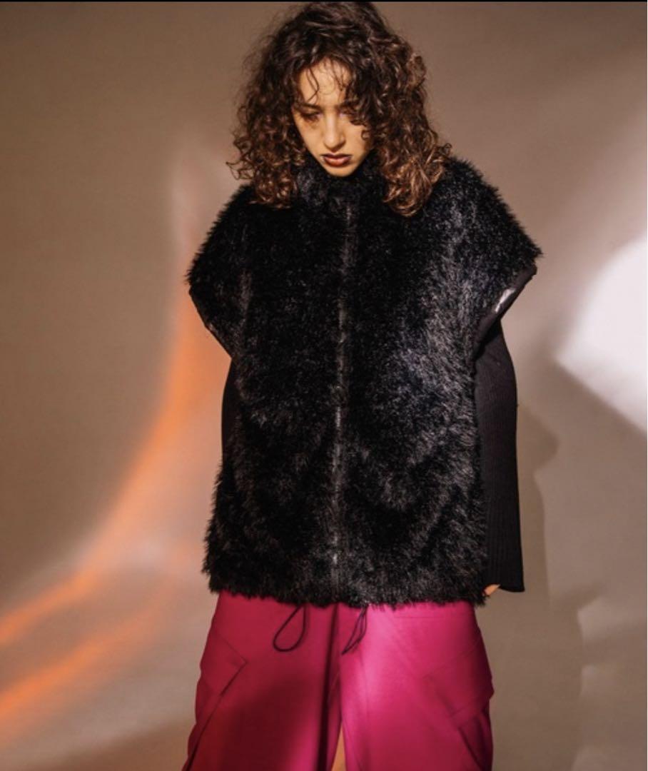 美品 23AW AULA AILA リバーシブルダウンベスト サイズ0 ブラック
