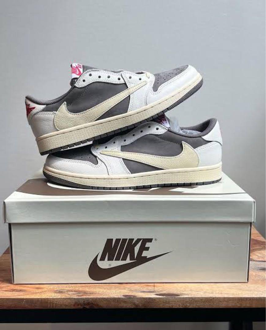 Travis Scott ×  NIKE Reverse Mocha