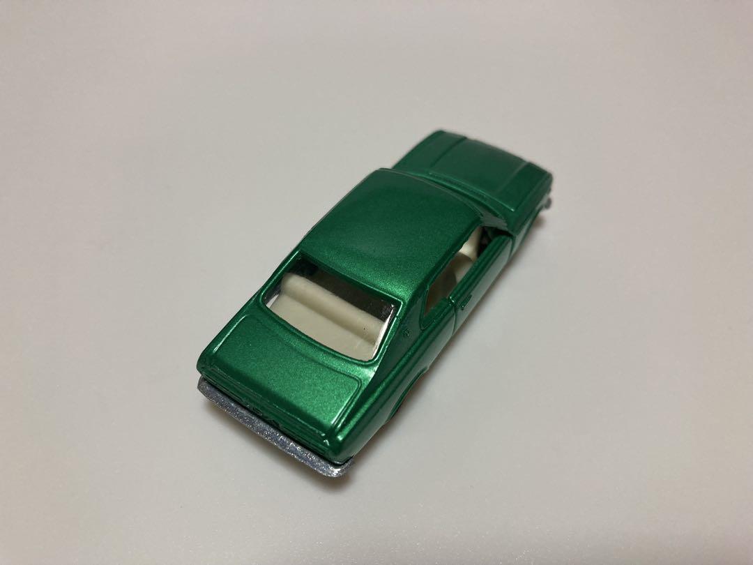 トミカ　黒箱　日本製　ニッサン　ローレル2000GX 1Aホイール