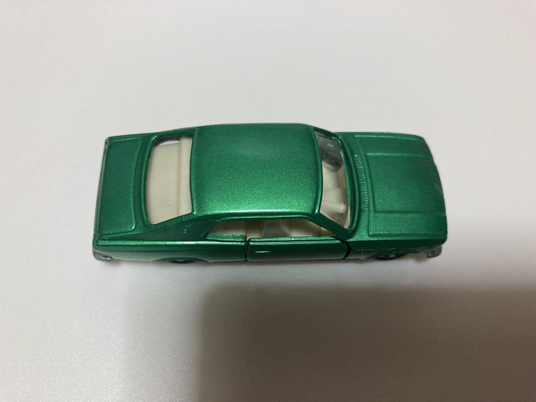トミカ　黒箱　日本製　ニッサン　ローレル2000GX 1Aホイール