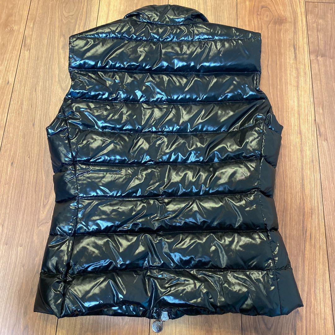 通販在庫 美品 ダウンベスト 1E8oz-m97547786803 モンクレール 最安値に挑戦