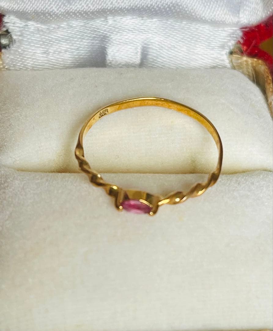 ピンクルビー 18Kゴールドツイストリング ピンクルビー 18Kゴールドツイストリング