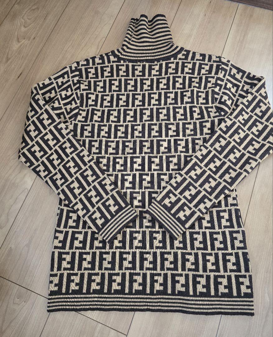 Fendi タートルネックニット