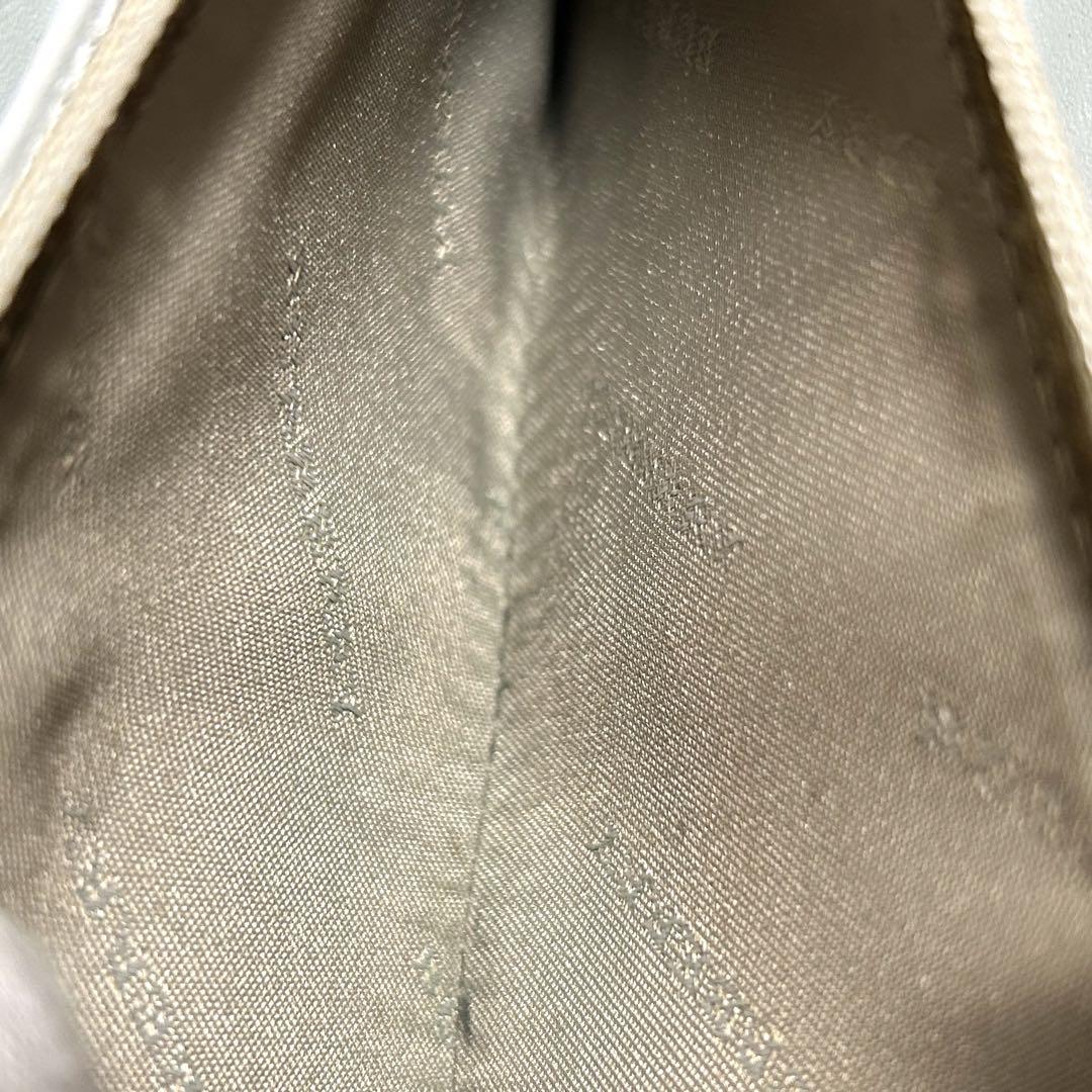 BURBERRY バーバリーラウンドファスナー　長財布