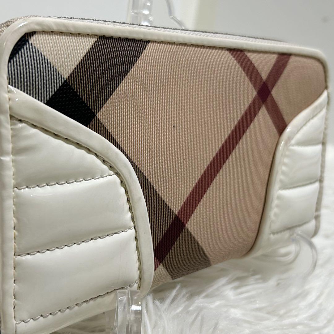 BURBERRY バーバリーラウンドファスナー　長財布
