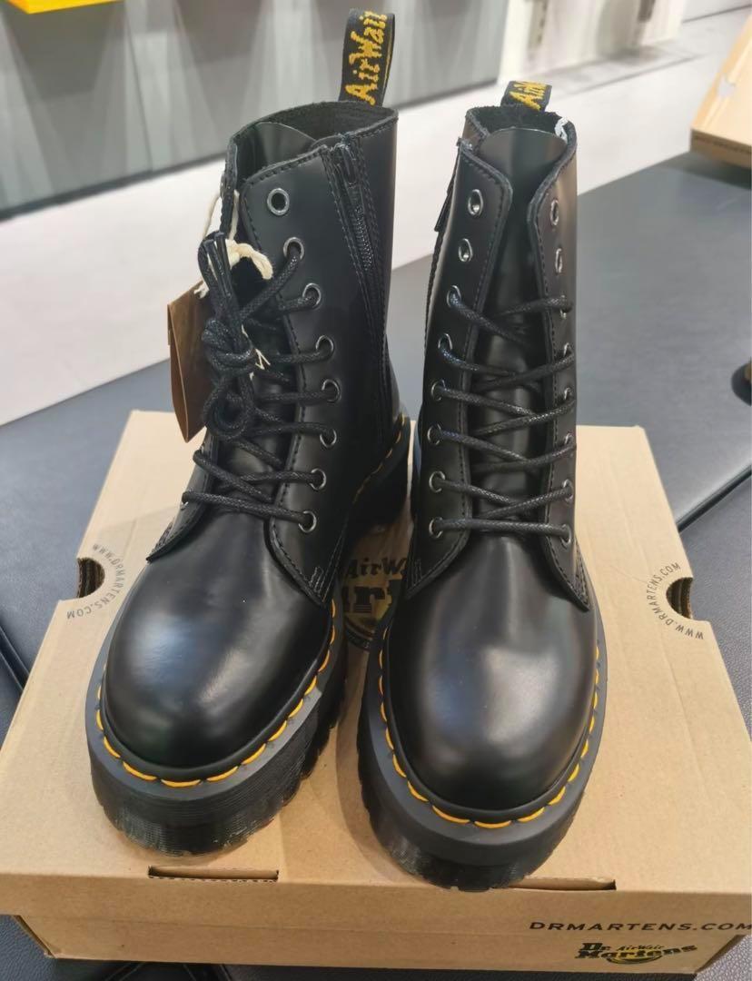 Dr.Martensブラックレザーハイカットブーツ