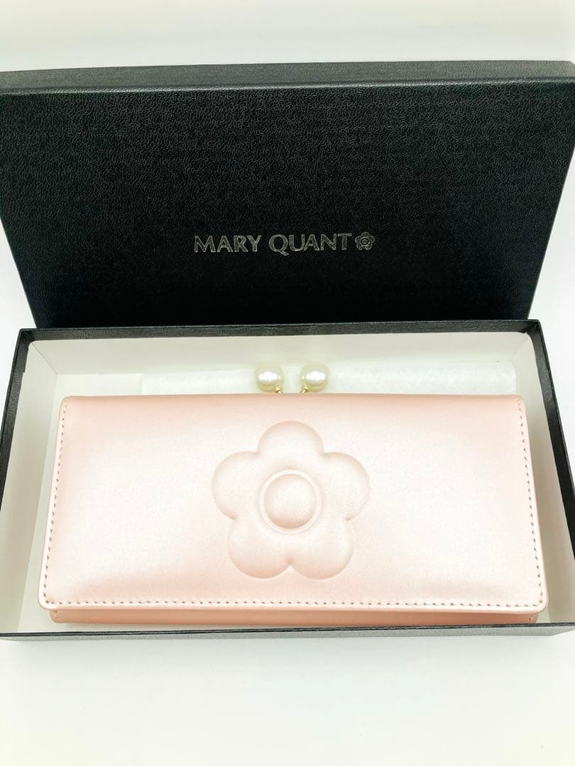 MARY QUANT フラワーモチーフ長財布