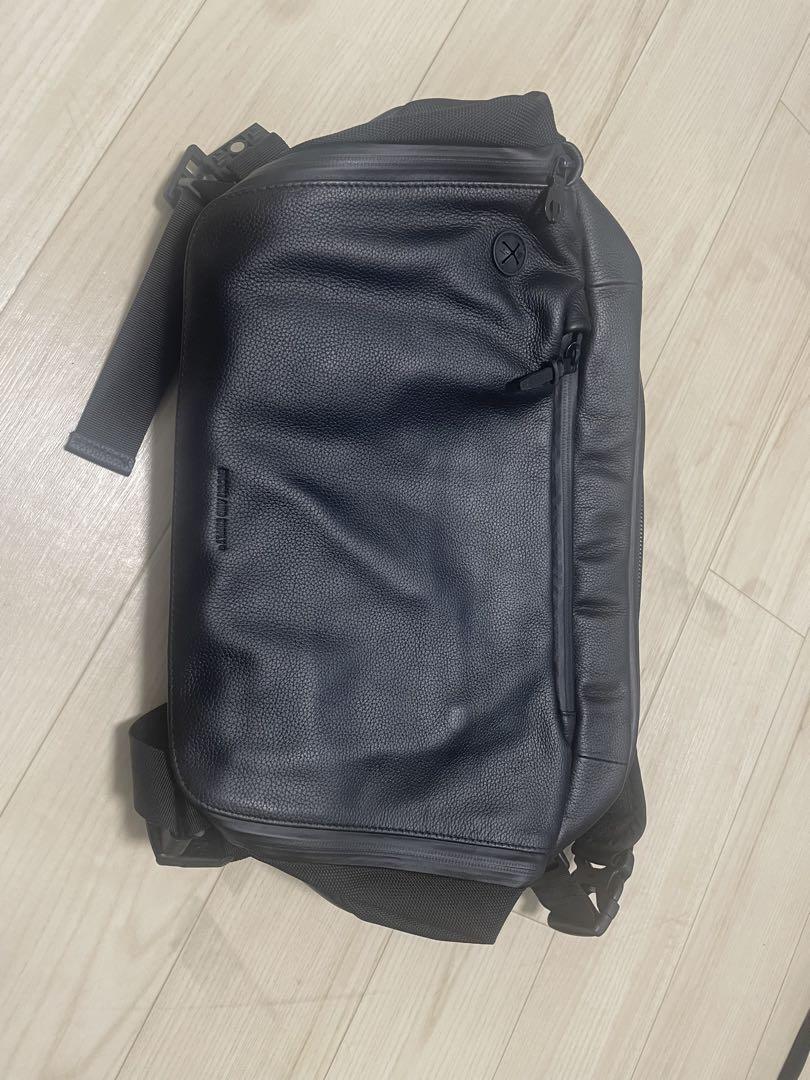 ブラックレザーショルダーバッグ BROSKI AND SUPPLY
