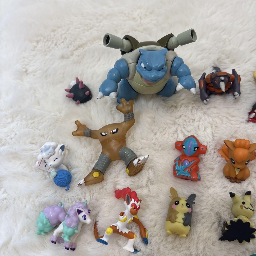 モンコレ　大量　まとめ売り　ポケモンキッズ　フィギュア　ガチャガチャ　レア