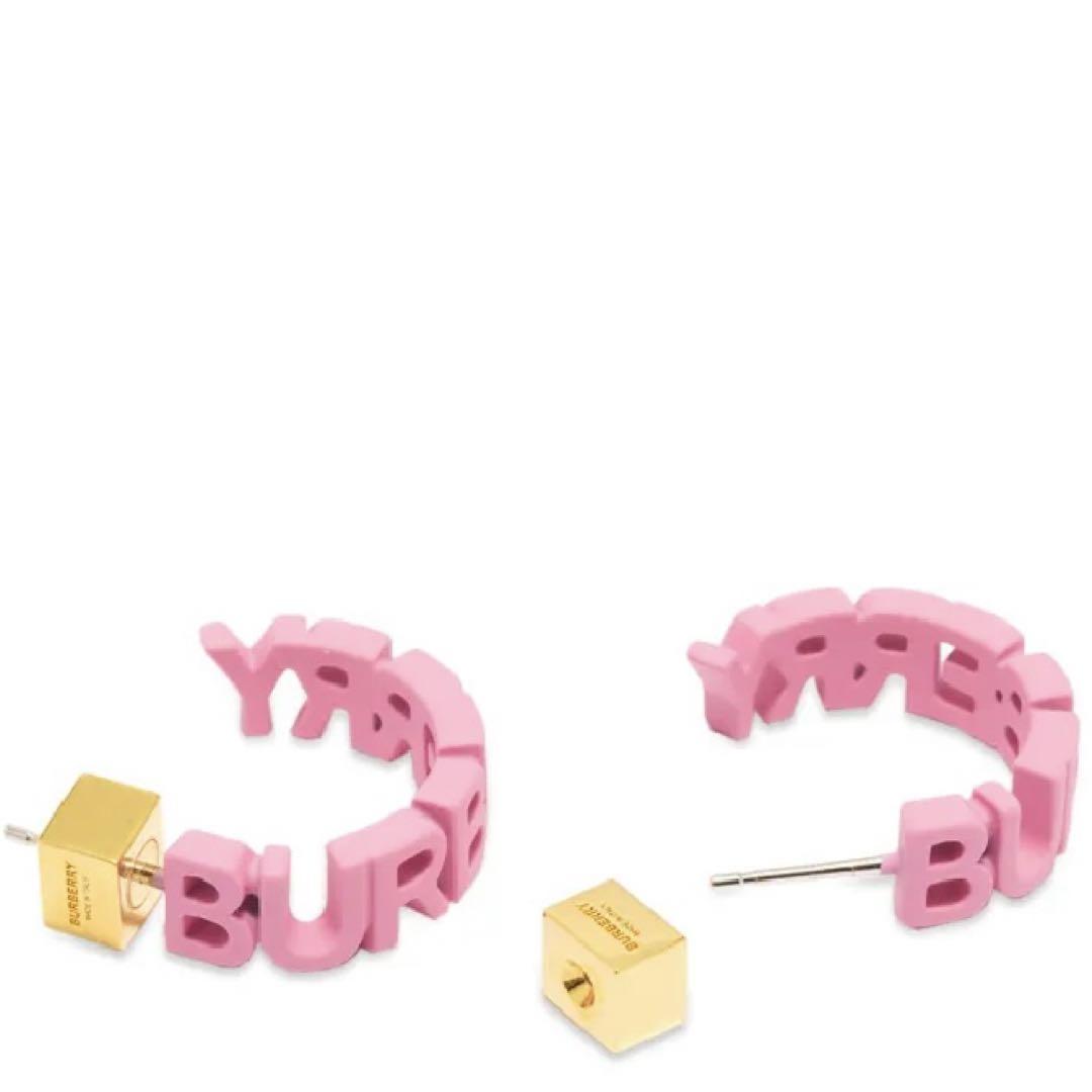 【★安心の定価販売★】 完売品レア！バーバリーロゴレターフープピアス ピンク アクセサリー