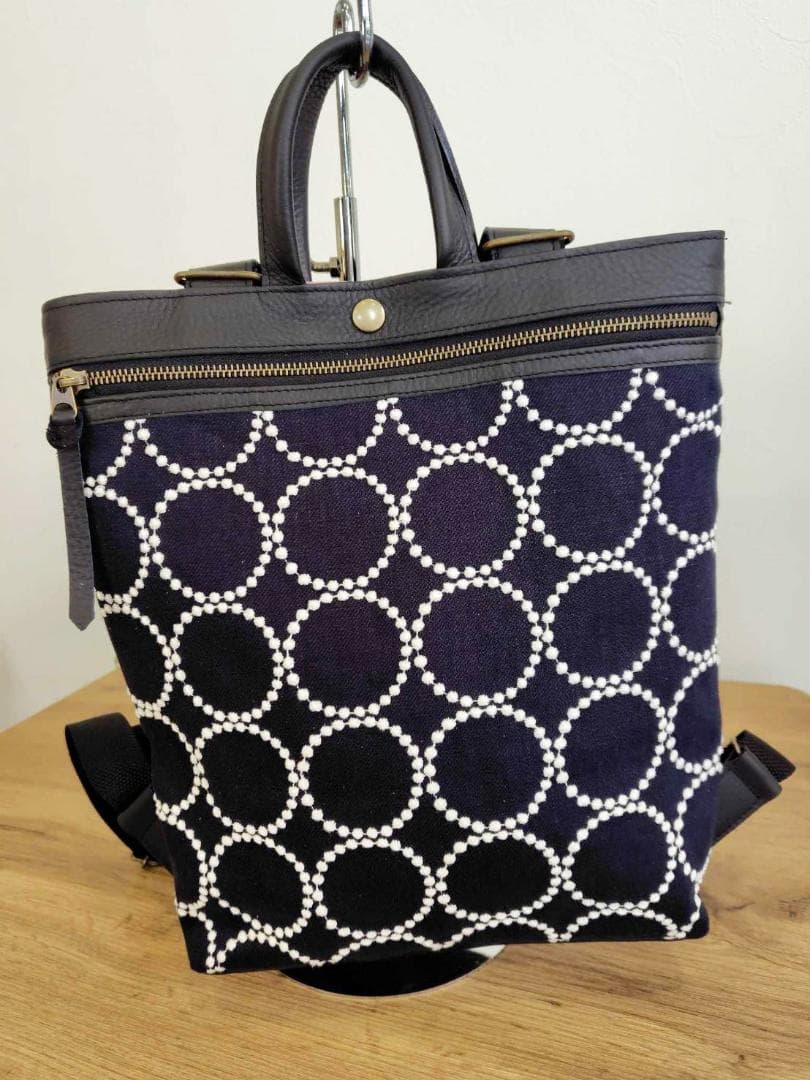 2025tambourineタンバリンネイビー×白 牛革A4トー