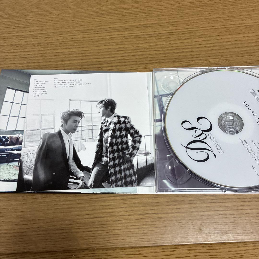 SUPER JUNIOR D&E Present 앨범 첫회 한정 J