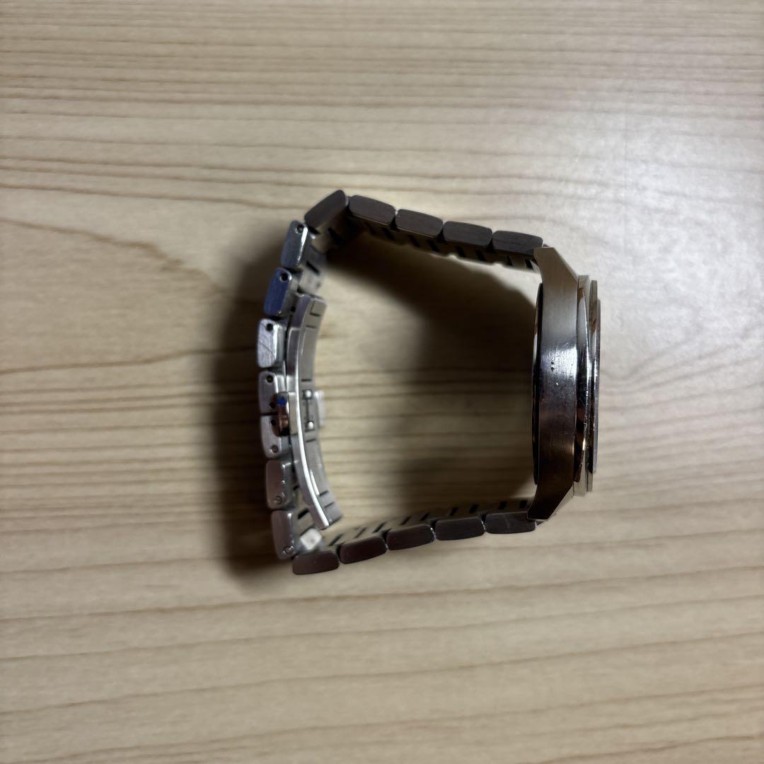 GUCCI　メンズ　腕時計　GG2570　YA142301 ウォッチ　ブラック