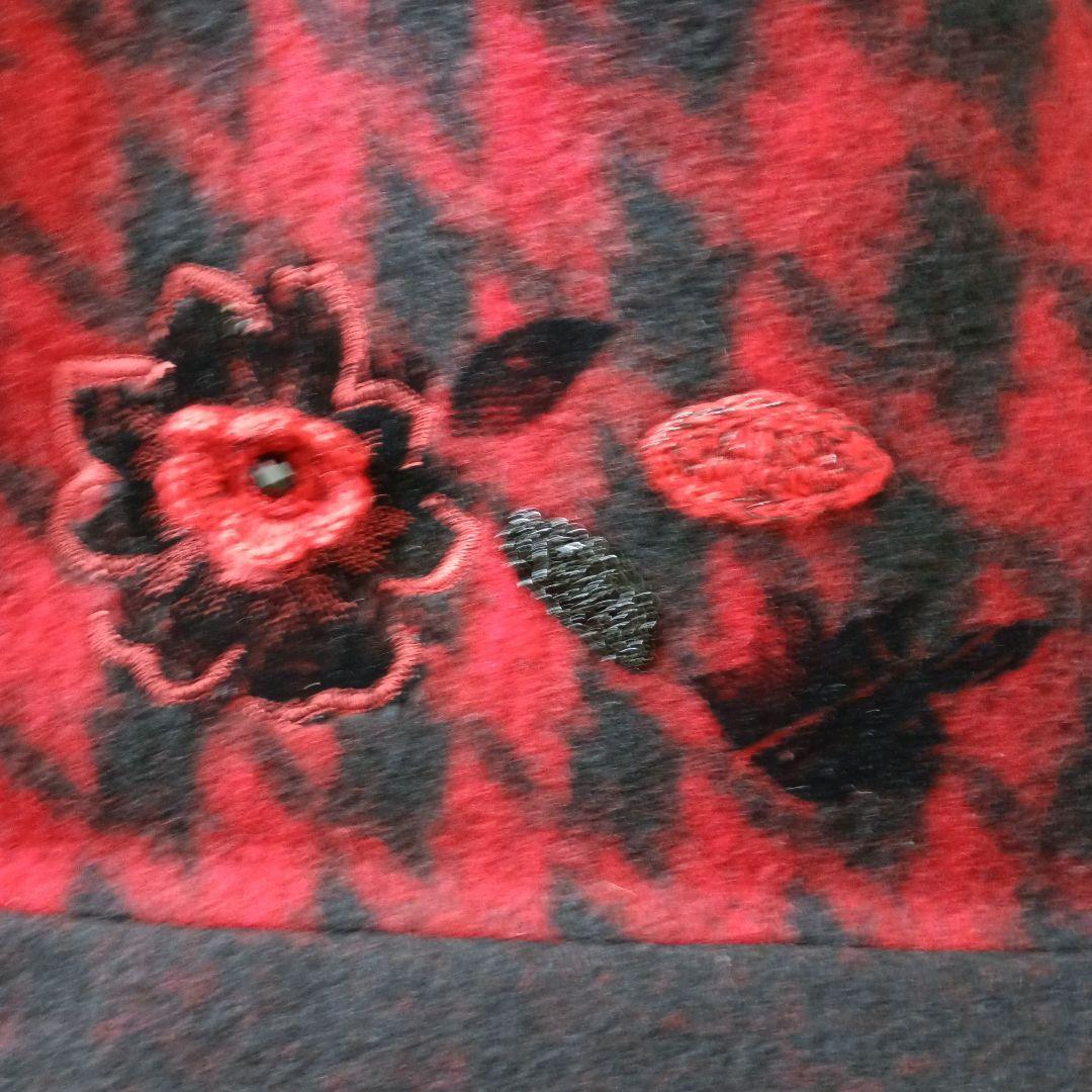 高い素材 Extri&KIMIKO 赤と黒のチェック柄ハンドメイド刺繍花模様トート バッグ