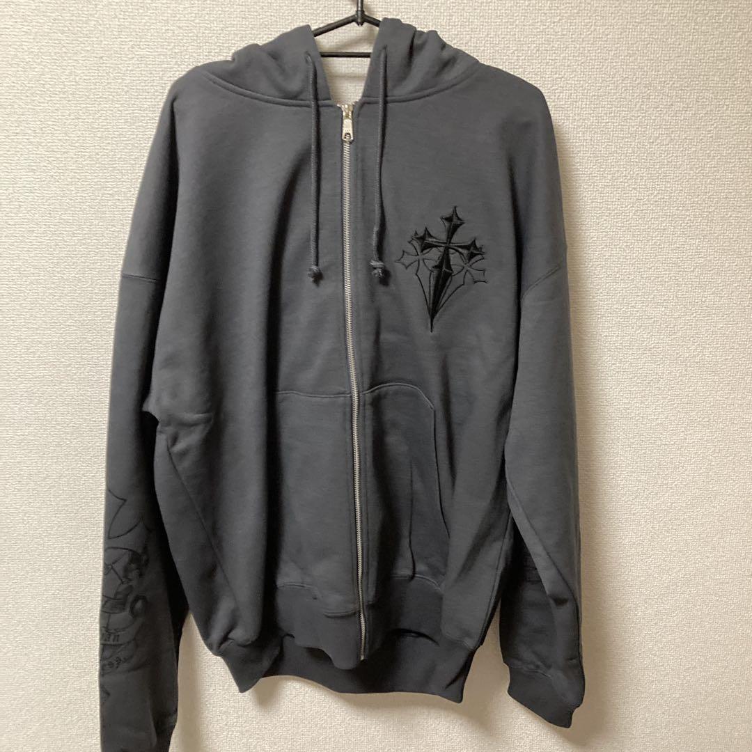 新品 REFLEM【レフレム】クロス刺繍ジップアップパーカー