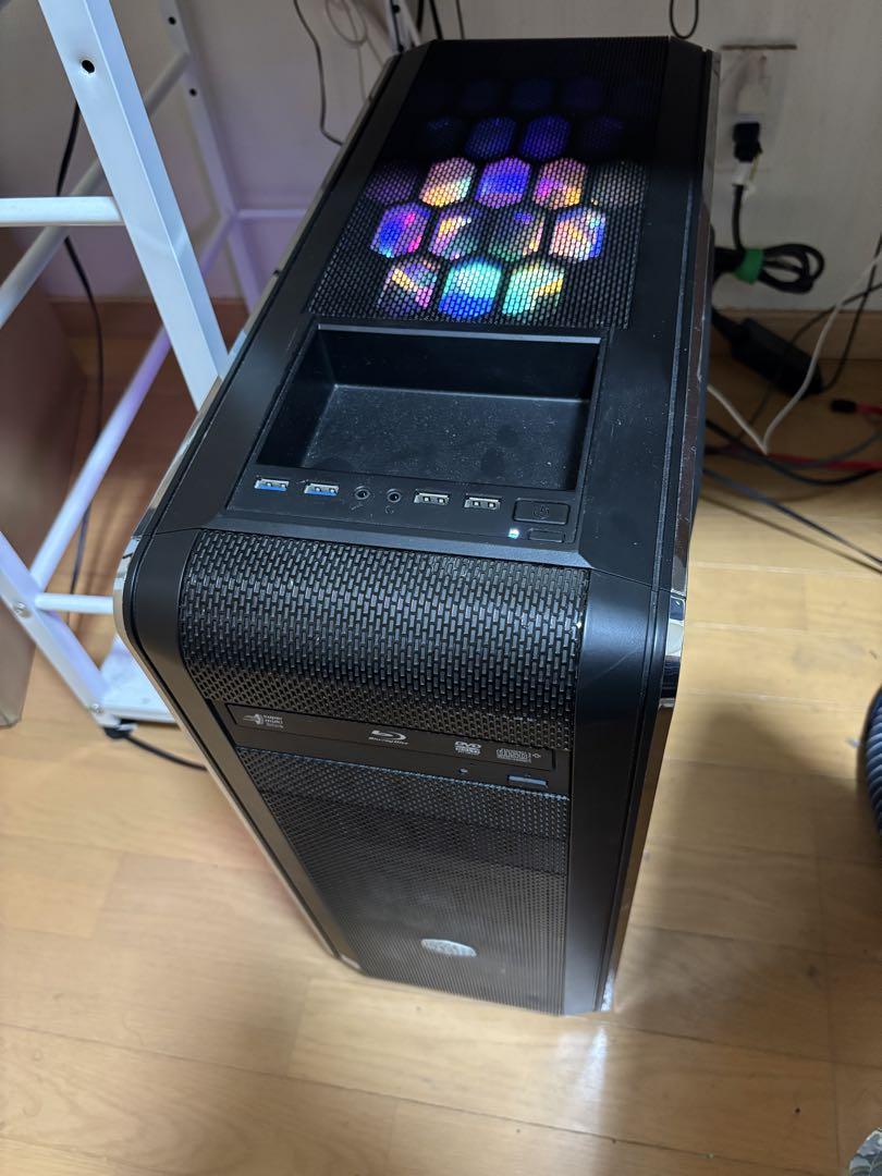 Cooler Master ミドルタワーケース RGB搭載
