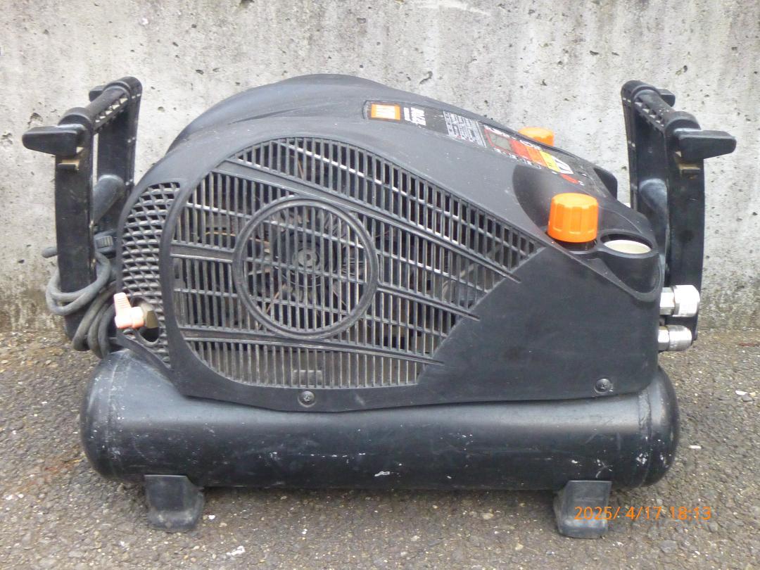 MAXエアコンプレッサ　AK-HH1270E　整備済み一部難品