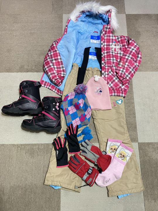 〖 女の子〗キッズスキーウェア140、スノーブーツ 、キャップ、手袋 セット