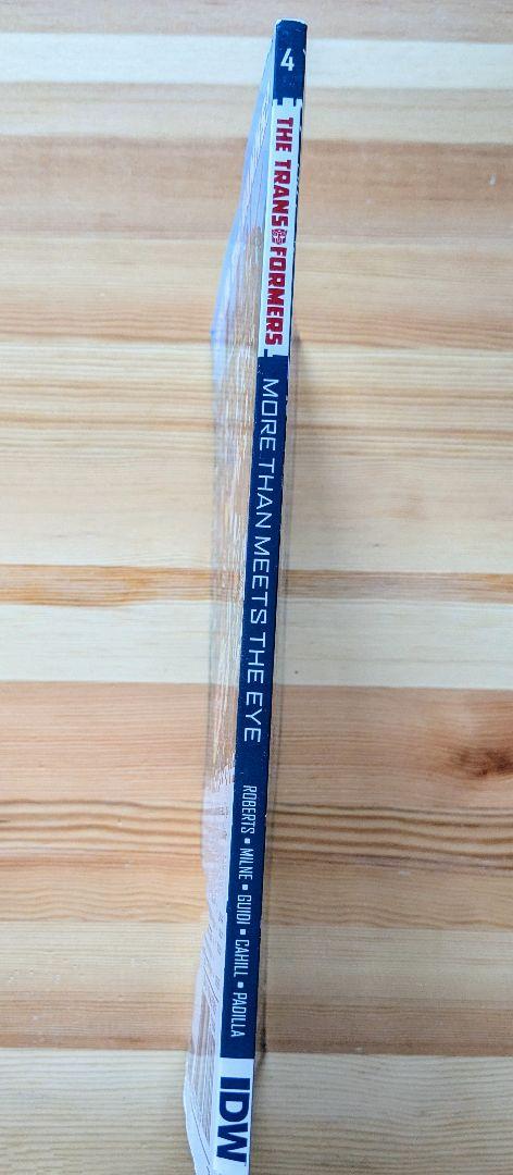 洋書 TRANSFORMERS: MORE THAN MEETS THE EYE 4