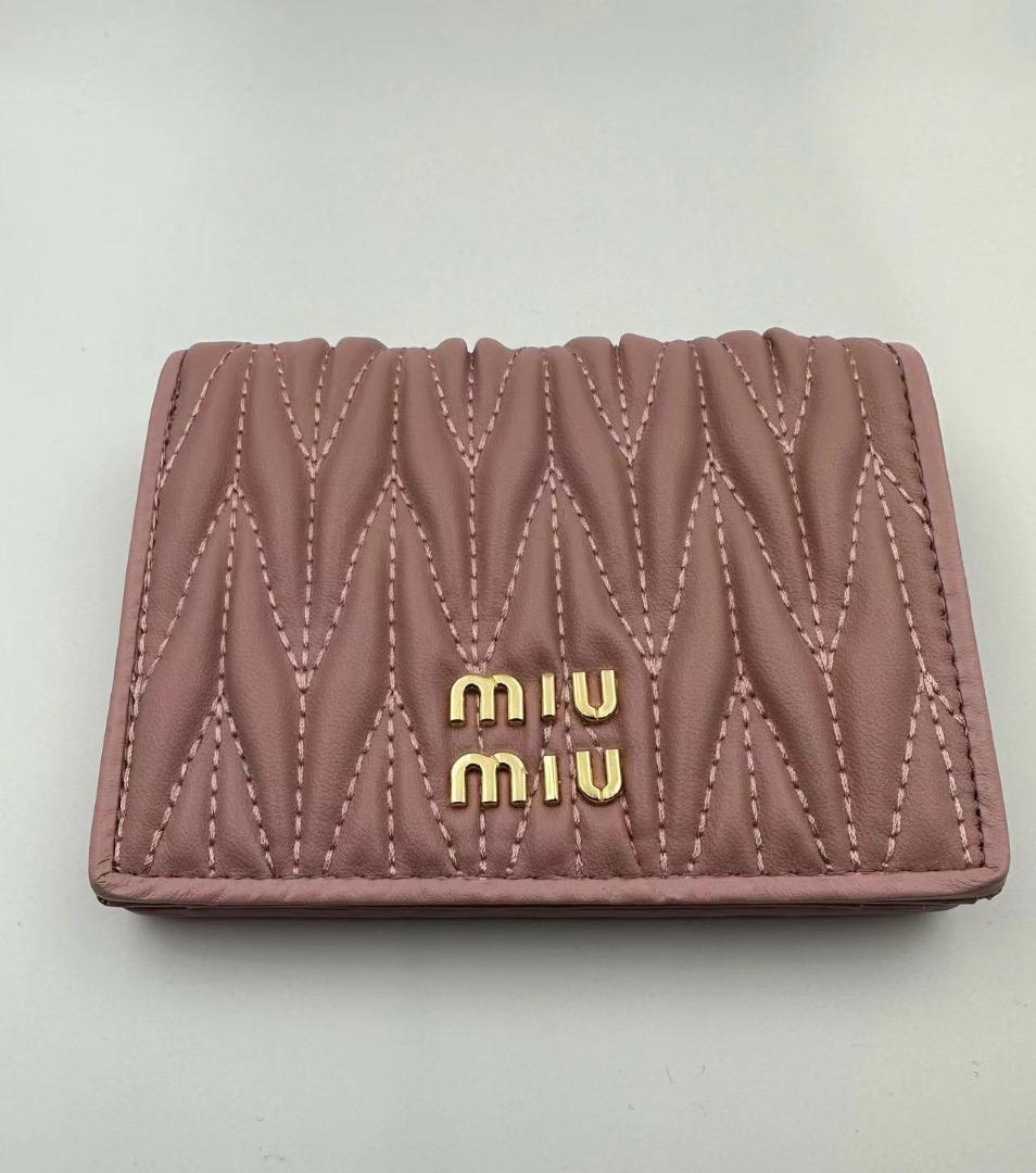MIUMIU 折り財布 マテラッセ ピンクベージュ：：