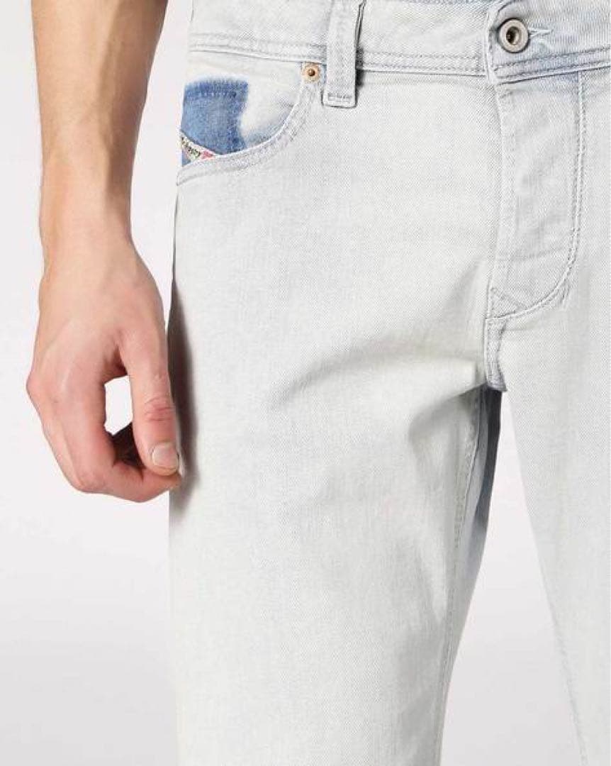 DIESEL ディーゼル LARKEE-BEEX-R 084TKデニム W30