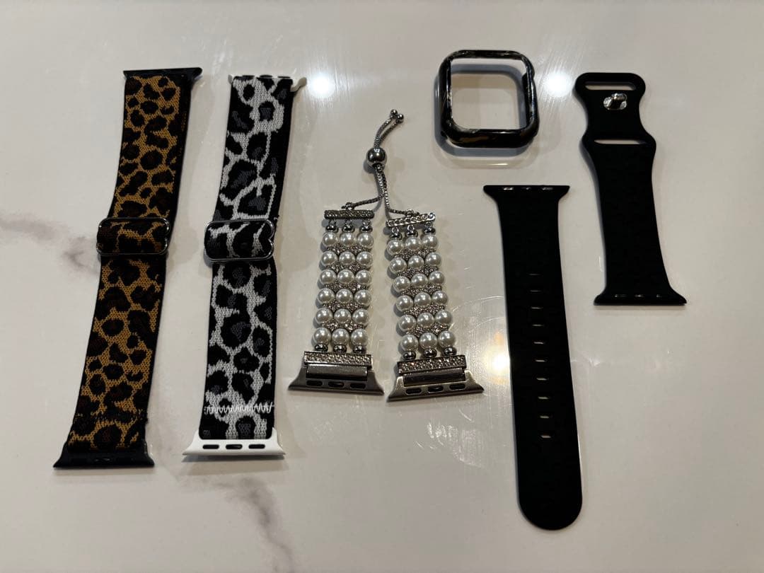 Apple Watch se ホワイト 本体 充電ケーブル付き Apple Watch se ホワイト 本体 充電ケーブル付き