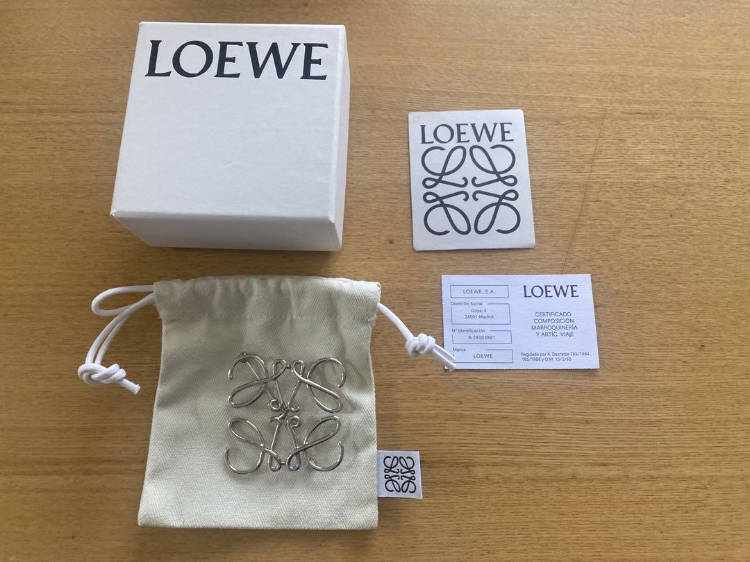 ハクナ　美品⭐︎LOEWE アナグラムブローチ