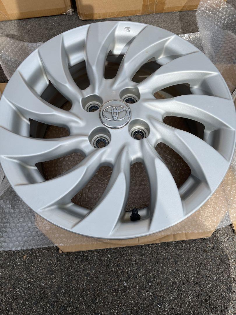トヨタ 15インチ シルバーホイール　じんぺい樣専用