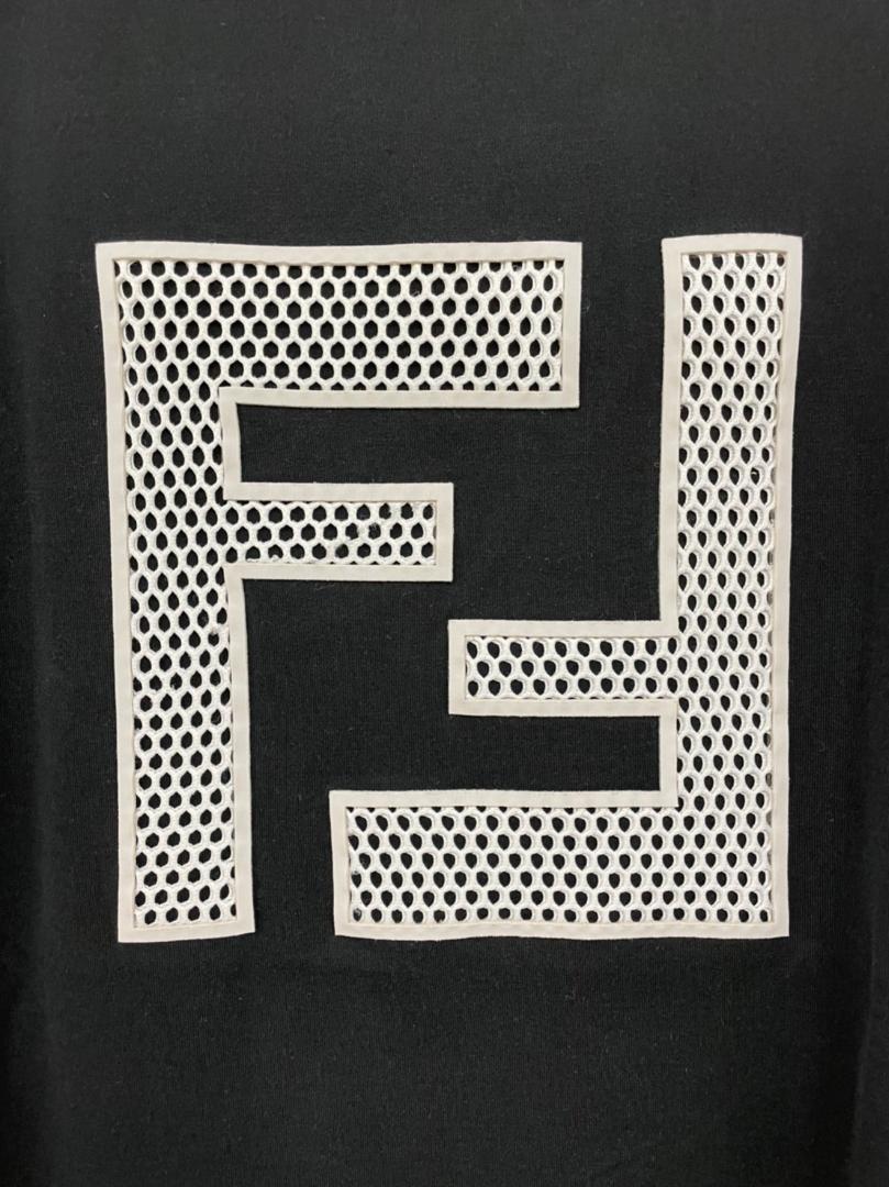 FENDI ロゴパターン 半袖Tシャツ FENDI - 美品 フェンディ FENDI Tシャツ カットソー 半袖