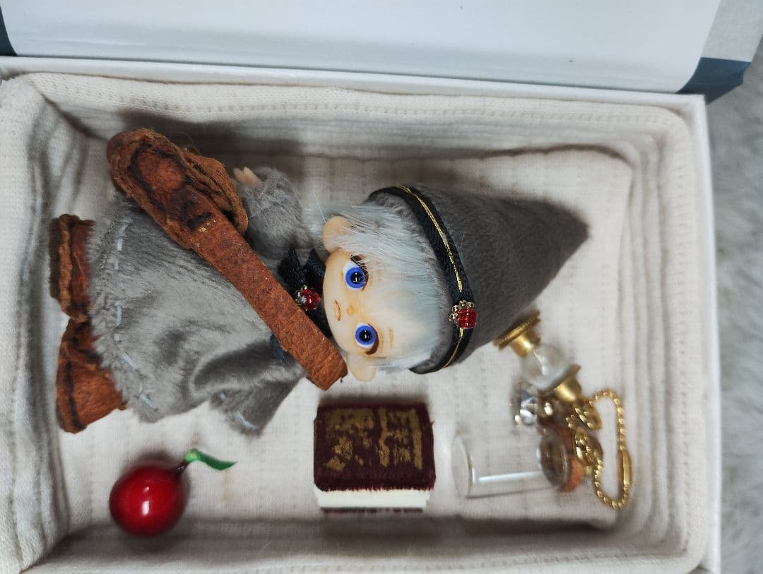 親指サイズの球体関節人形…小人さんギフト フルセット① KAKAA BJDドール フルセット 1&frasl;4 球体関節人形 女の子 40cm SD 樹脂球体関節人形手作りかわいい女の子フルセットプレゼント  、ドール1体+洋服セット+靴+ウィッグ+フェイスメイク+アイ