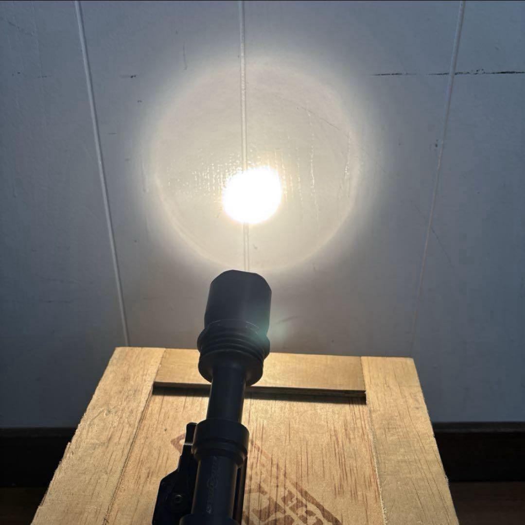 米軍実物　SUREFIRE M962 WEAPON LIGHT SYSTEM