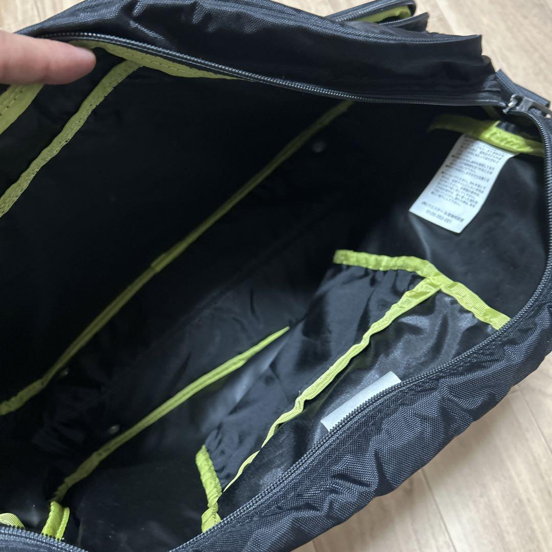 old Nike ナイキ　ブラック　黒　メッセンジャーバッグ　古着　90s old Nike ナイキ ブラック 黒 メッセンジャーバッグ 古着 y2k