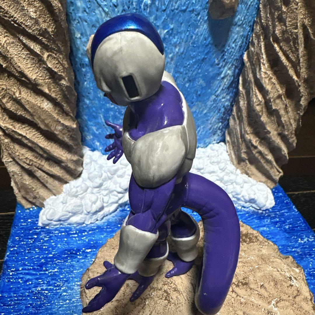 ドラゴンボール クウラ フィギュア リペイント ジオラマ付き