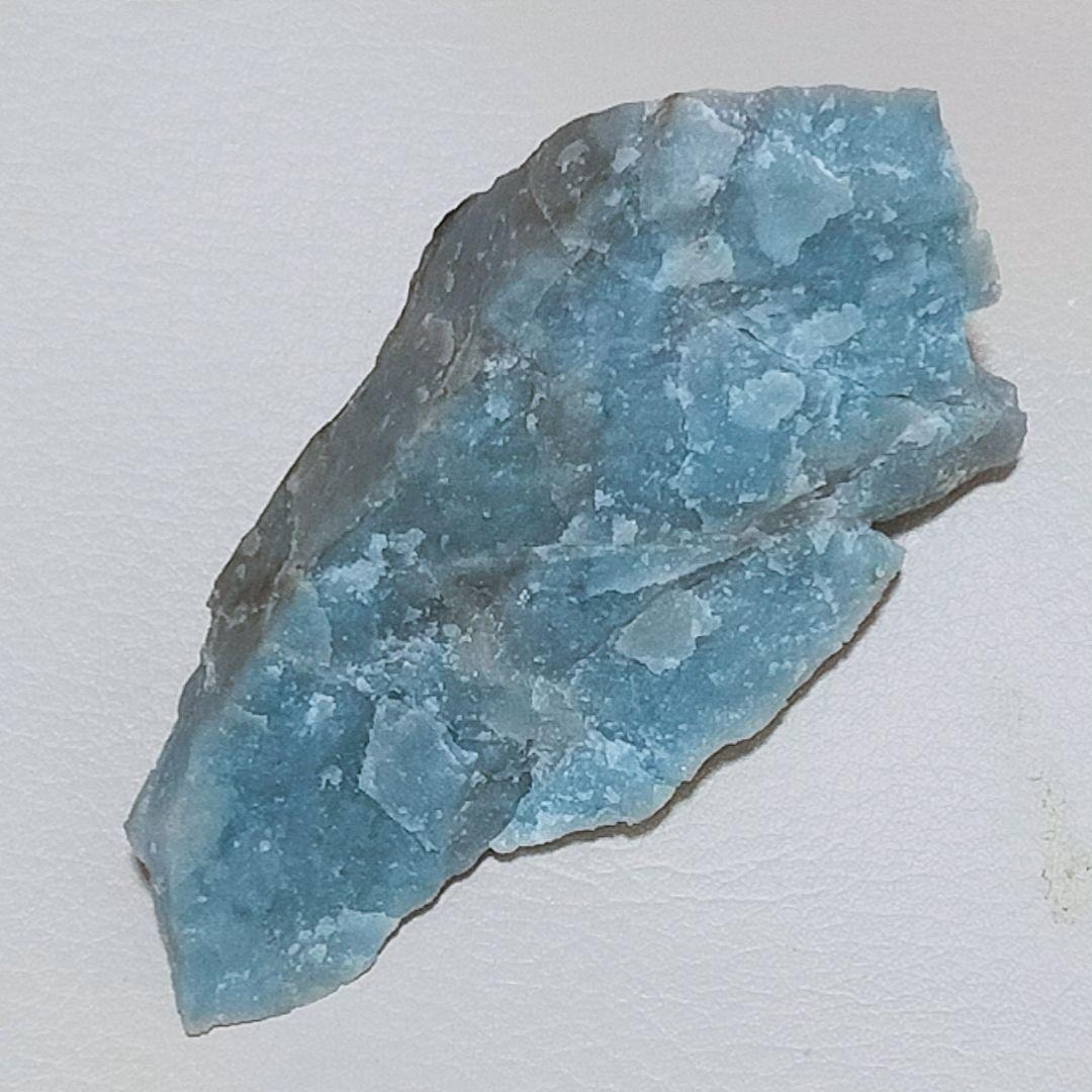 コン沢翡翠  28ｇ 原石 ヒスイ ひすい 入りコン沢翡翠 糸魚川翡翠