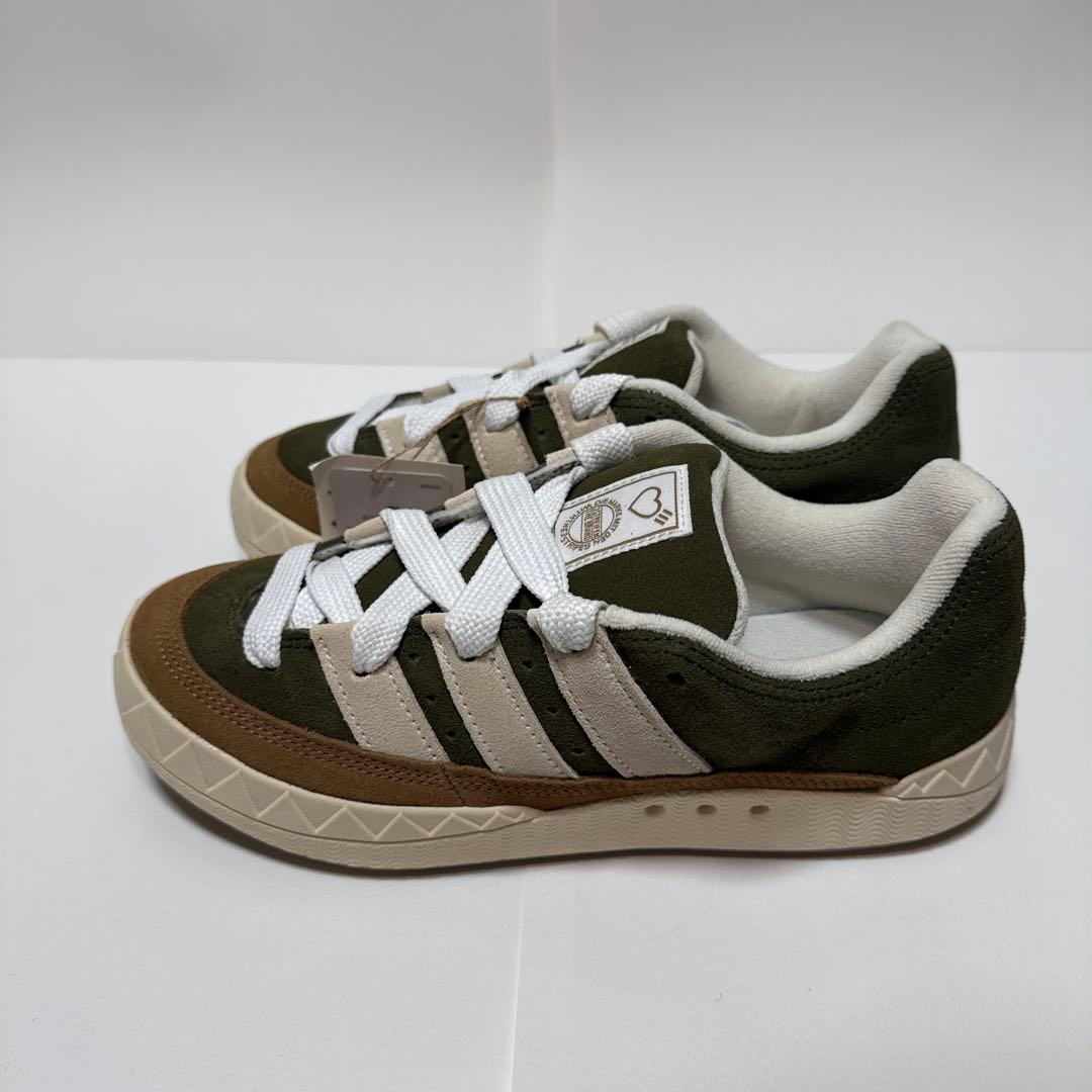 adidas ✖︎ human madeオリーブ/ホワイト スニーカー adidas ✖︎ human madeオリーブ/ホワイト スニーカー