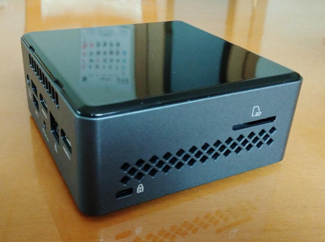 INTEL ＮＵＣ７ＪＹ SSD 240G メモリー8G