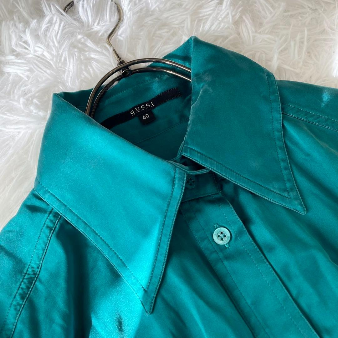 グッチ サテン シャツ ブラウス 光沢 グリーン系40サイズイタリア製上品高級感 グッチ サテン シャツ ブラウス 光沢 グリーン系40サイズイタリア製上品高級感