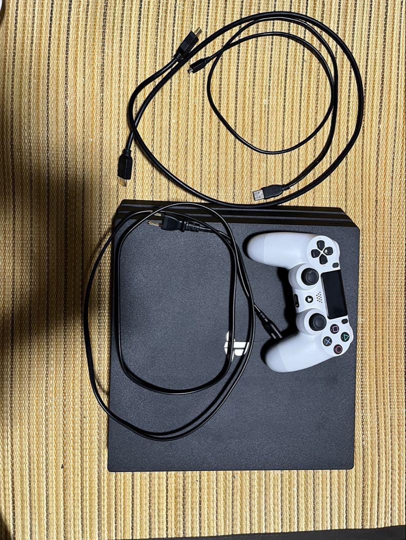 ホワイト PlayStation 4PRO 1TB