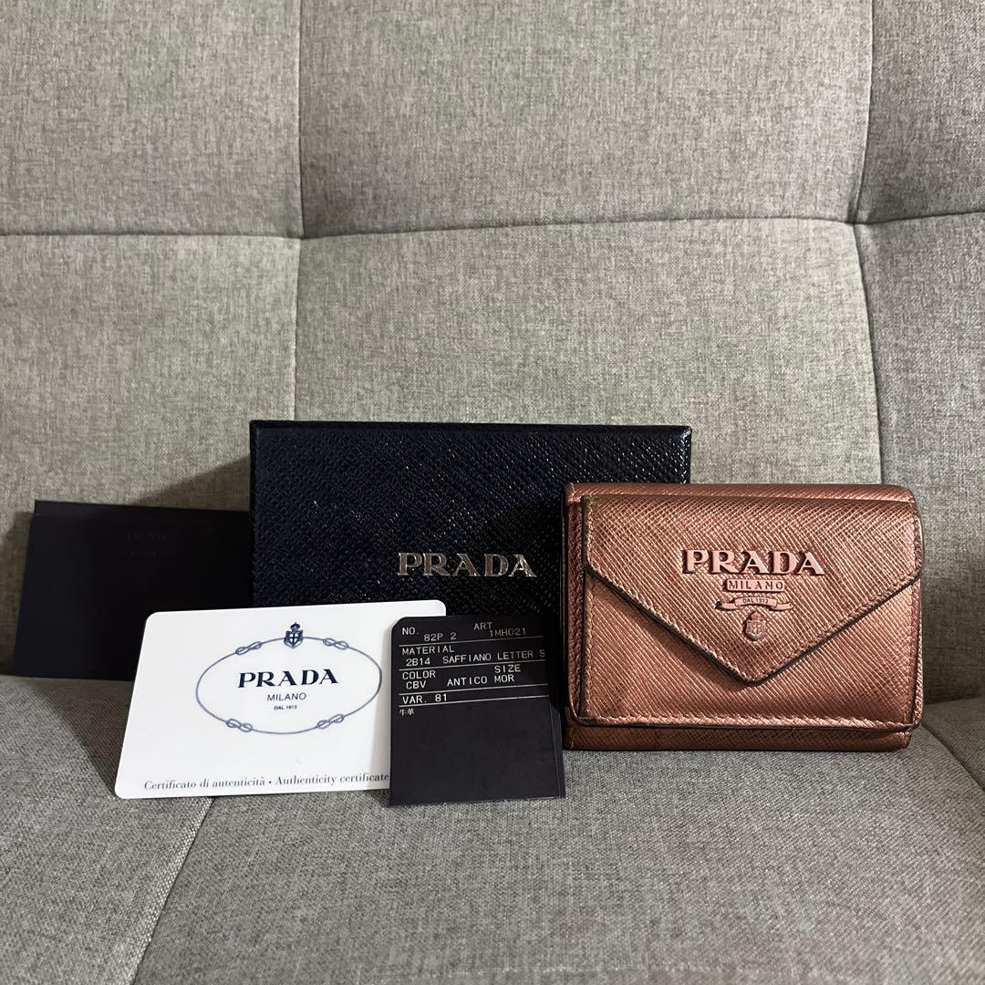 PRADA サフィアーノレザー 三つ折り財布 アンティコモール